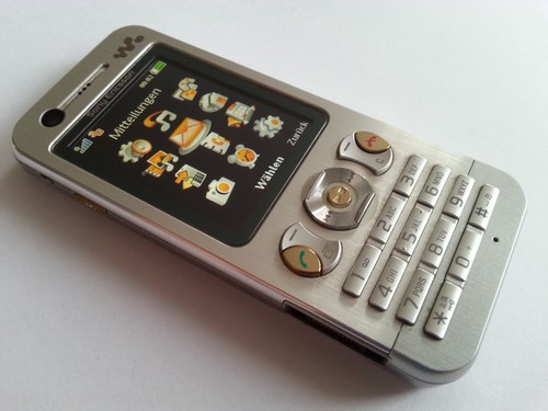 Sony ericsson w890i silber top - sony,